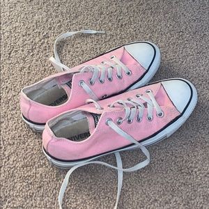 Women’s Converse (size 7)